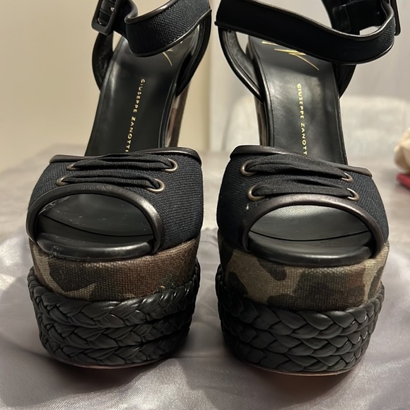 Authentic Giuseppe Zanotti camouflage wedges - Picture 4 of 8
